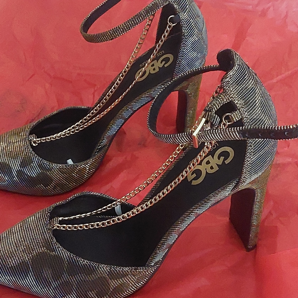 GBG Los Angeles Shoes Heels 7 M